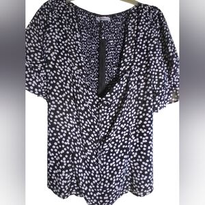 Reformation Black And White Low V Neck Top Size 12 Short Sleeves Workwear Casual